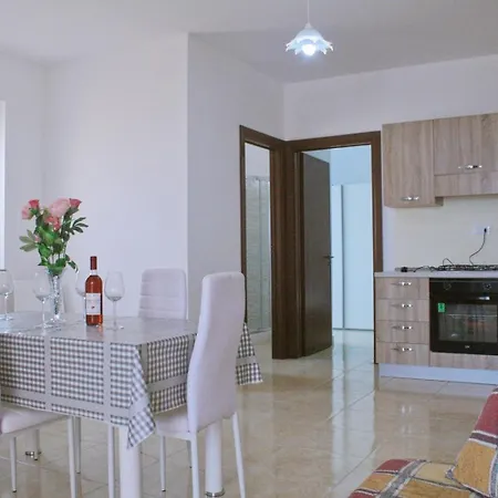Quadrilocale Vista Mare N 1 Puglia On Line Apartmán *
